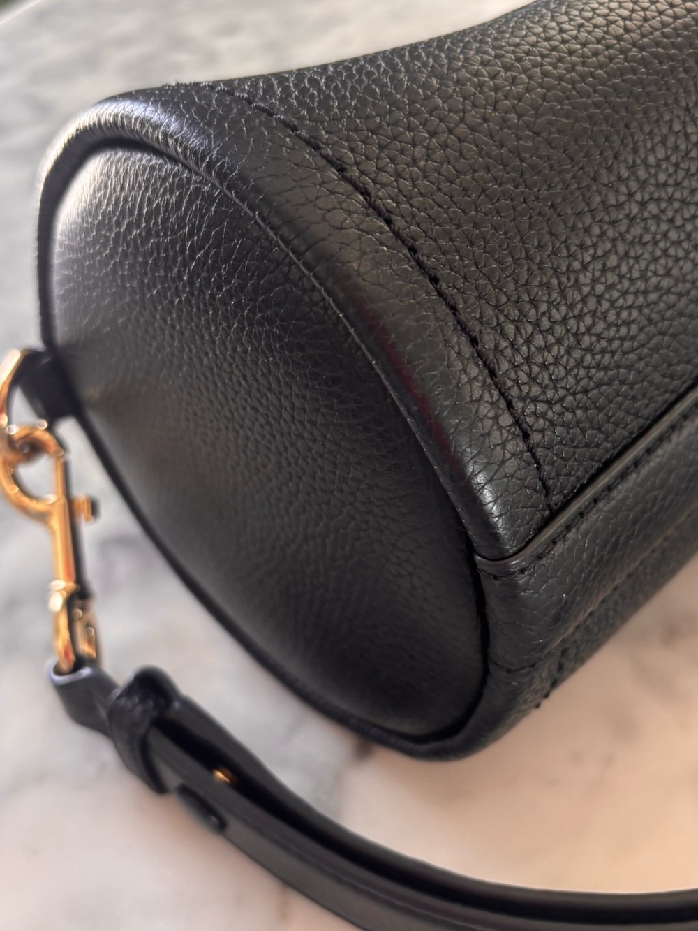 Marc Jacobs Black Pebbled Leather The Duffle Bag Crossbody - Picture 8 of 8
